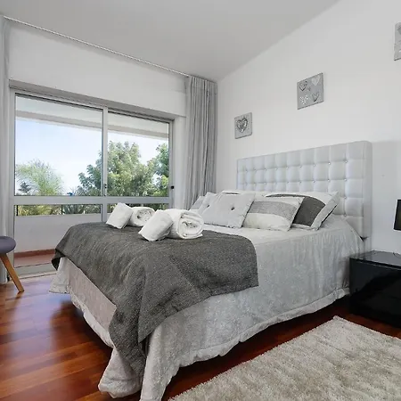Deluxe 4bdr House W/ Pool By Lovelystay Hébergement de vacances Portimão