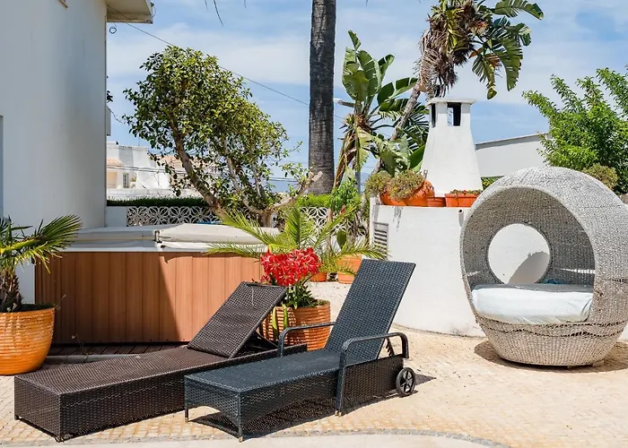 Deluxe 4bdr House W/ Pool By Lovelystay Portimão