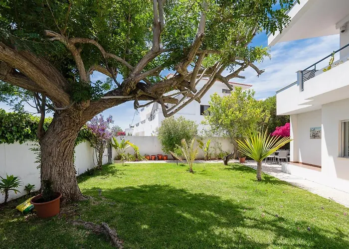 Deluxe 4bdr House W/ Pool By Lovelystay Portimão