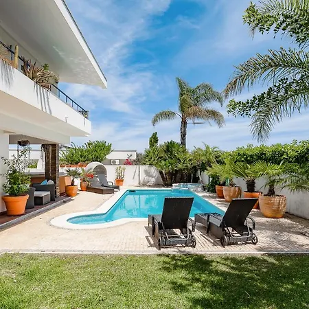 Deluxe 4bdr House W/ Pool By Lovelystay