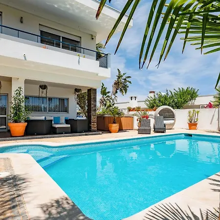 Deluxe 4bdr House W/ Pool By Lovelystay Portimao